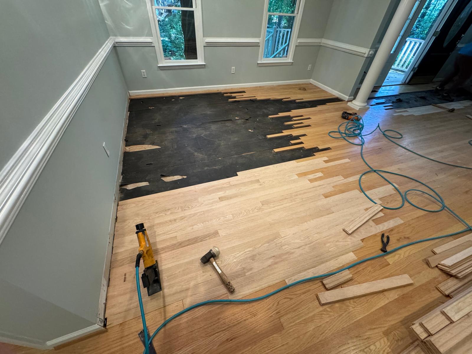 Repairs flooring service